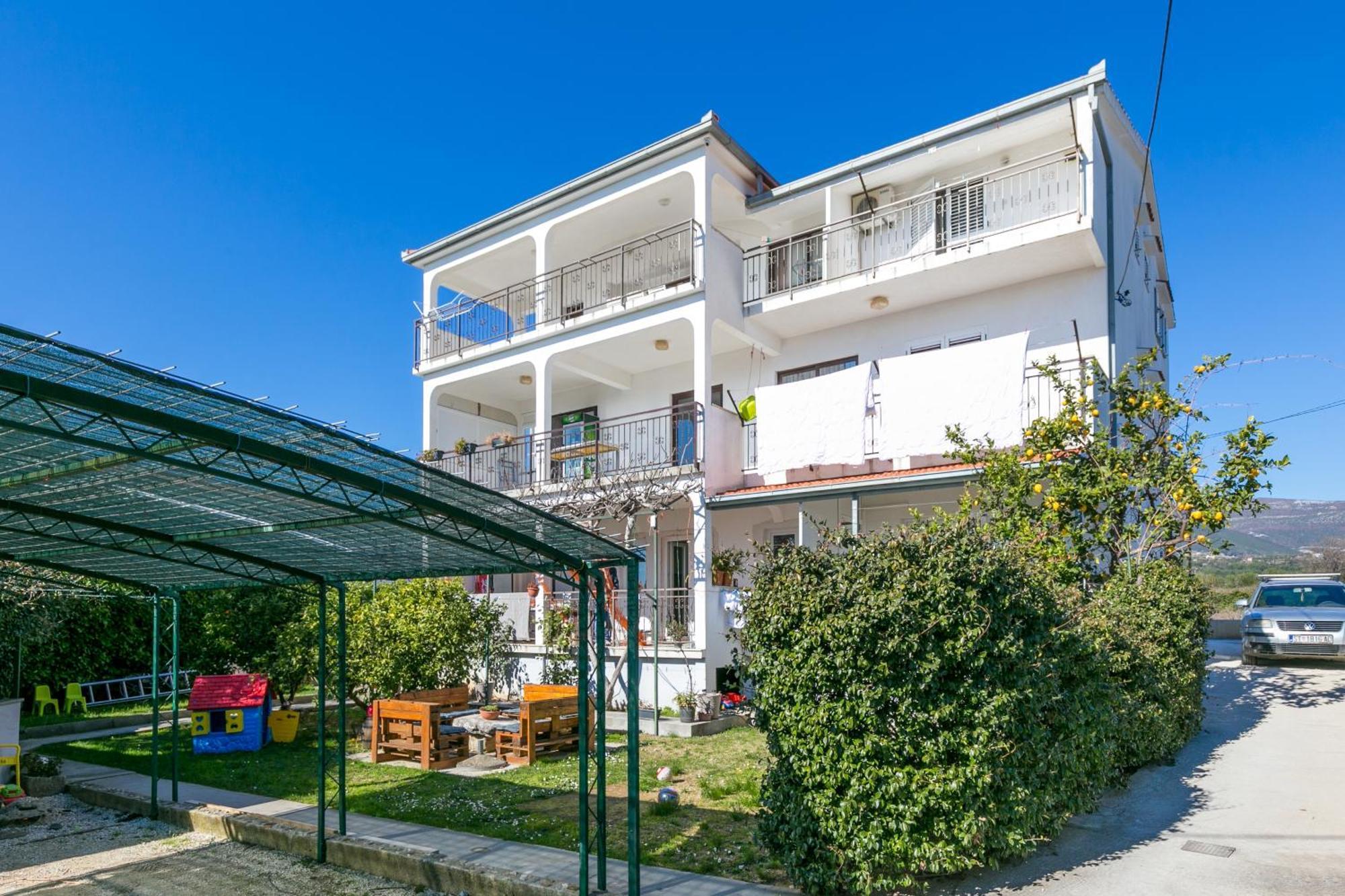 Apartments With A Parking Space Kastel Stafilic, Kastela - 21948 Экстерьер фото